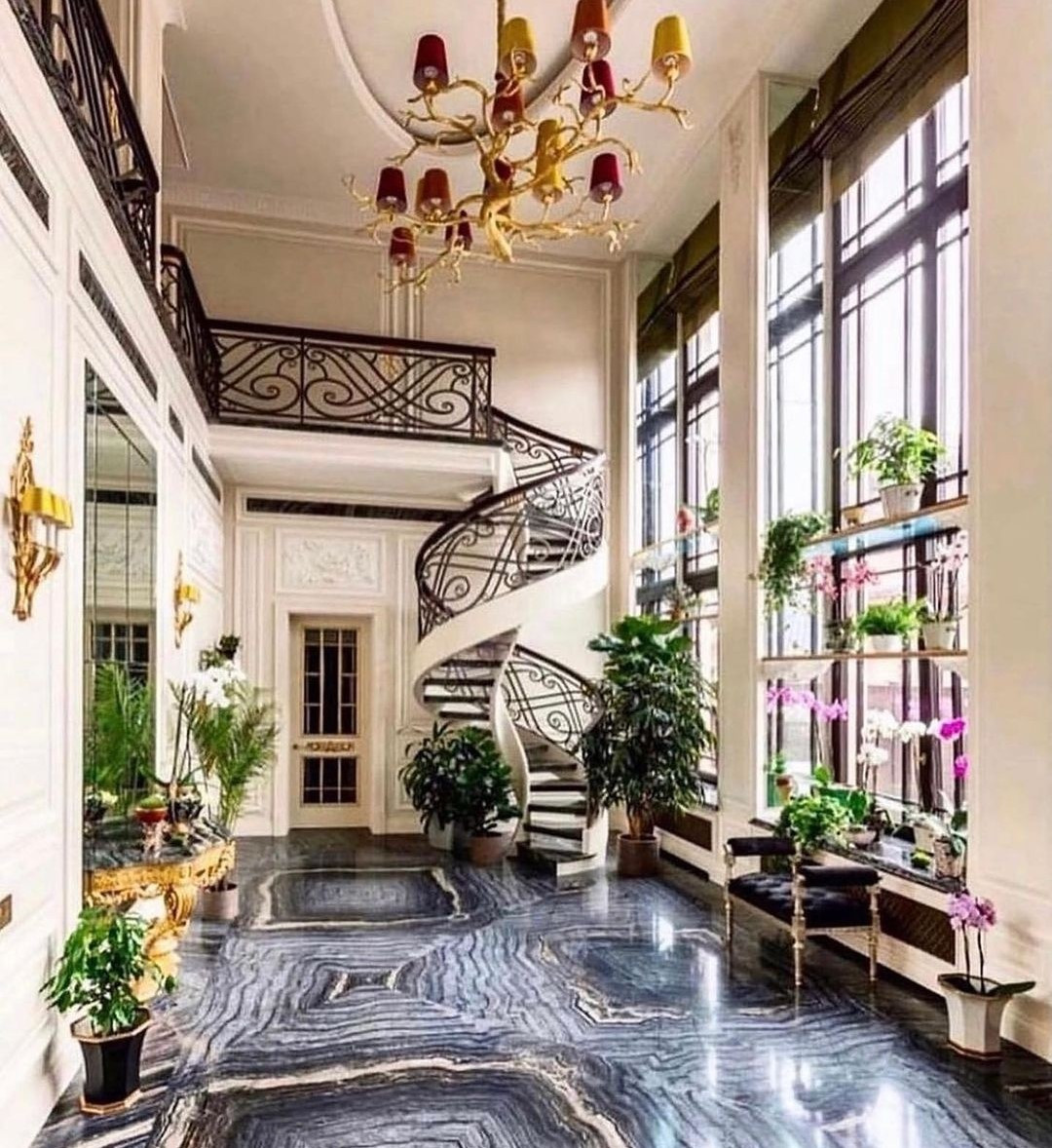 Столешницы, камины и декор из мрамора