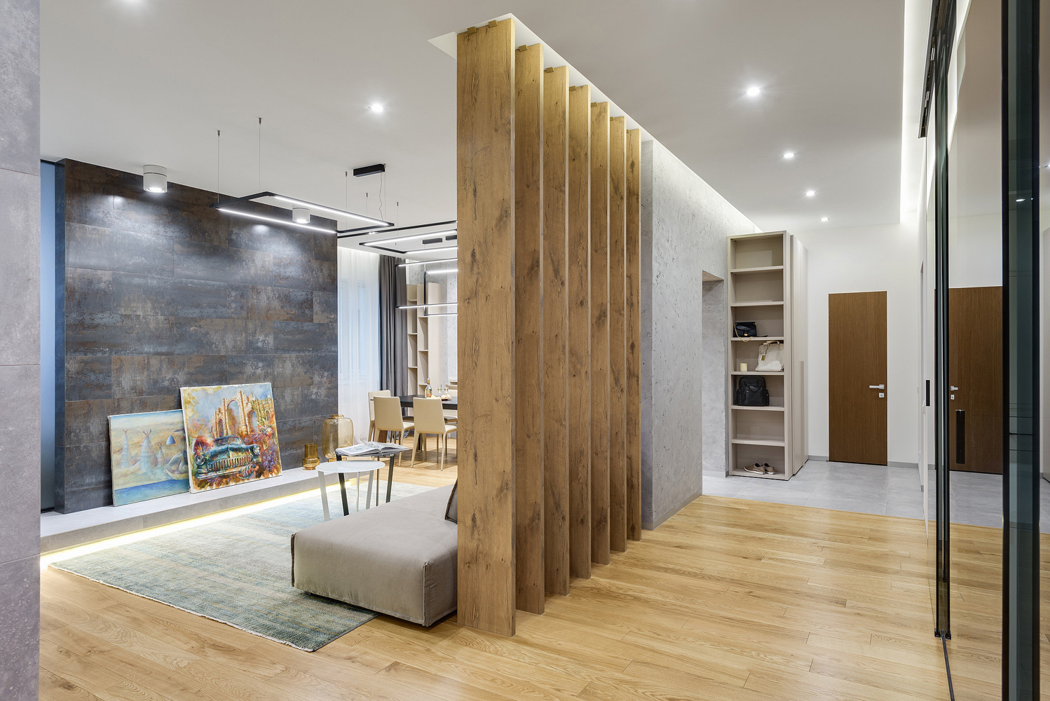 Декоративная перегородка из дуба зонирует и задает ритм