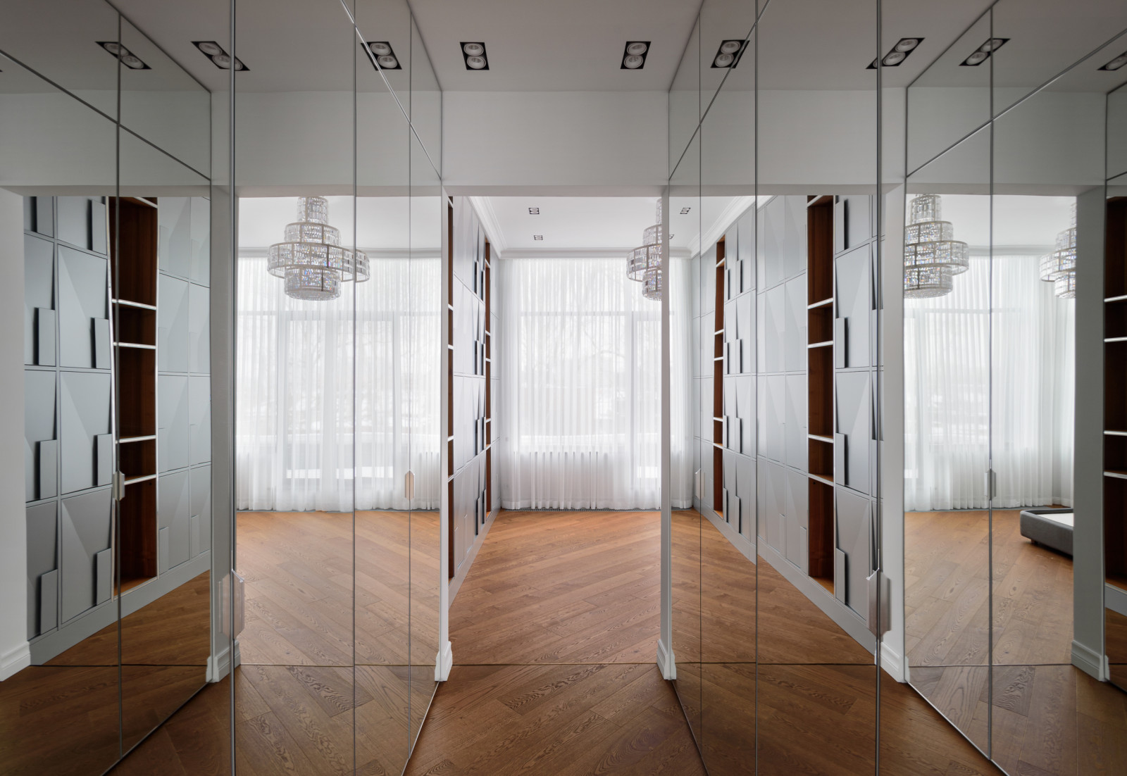 Таунхаус. Идеальная спальня. Зеркала в интерьере 2022