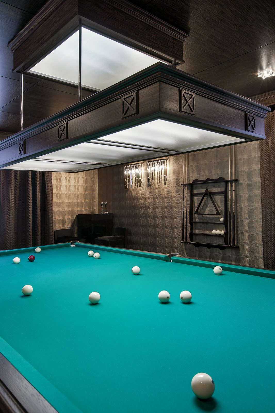 Дом с бассейном