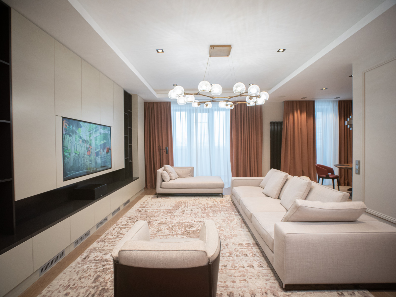 Киношкаф в квартире на Мосфильмовской