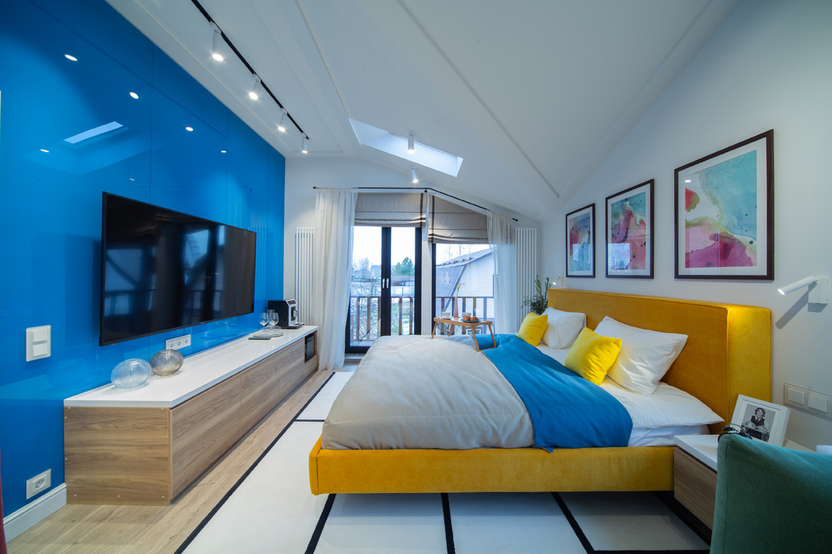 Обложка проекта: Люкс с парящей кроватью и стеклянной стеной