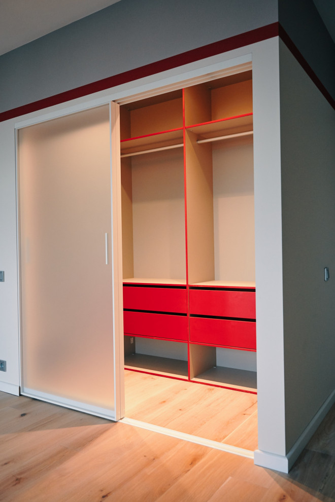 Гардеробная система ECOLINE с раздвижными дверьми raumplus