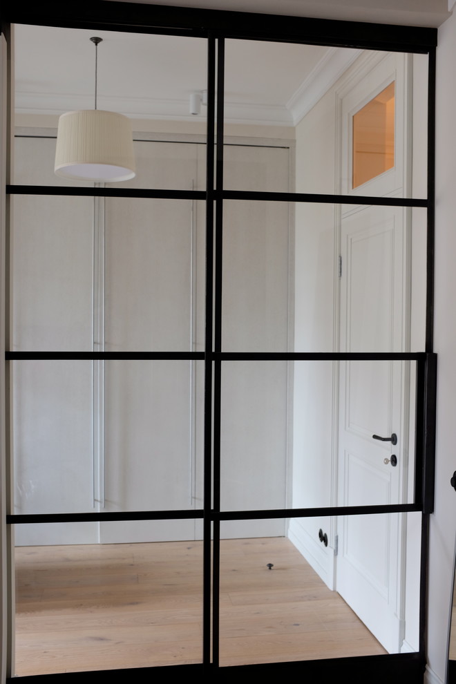 Перегородки из чёрного металла и стекла