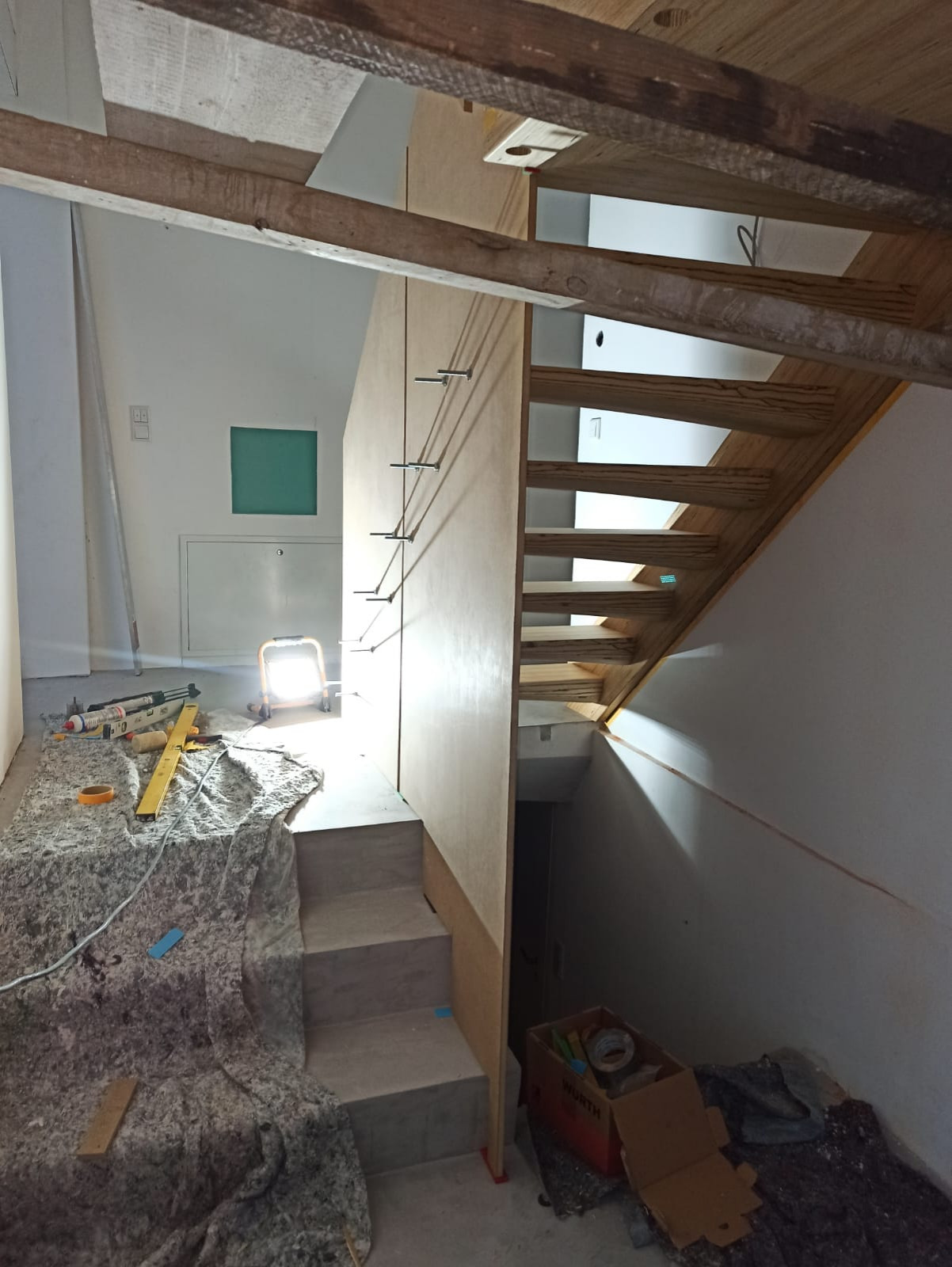 До и после: Лестница с «разрезанными» ступенями