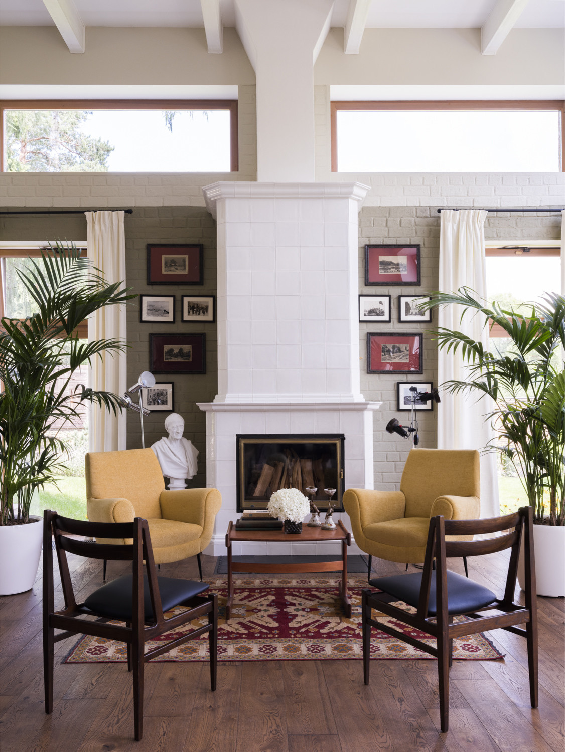 Камин в гостиной