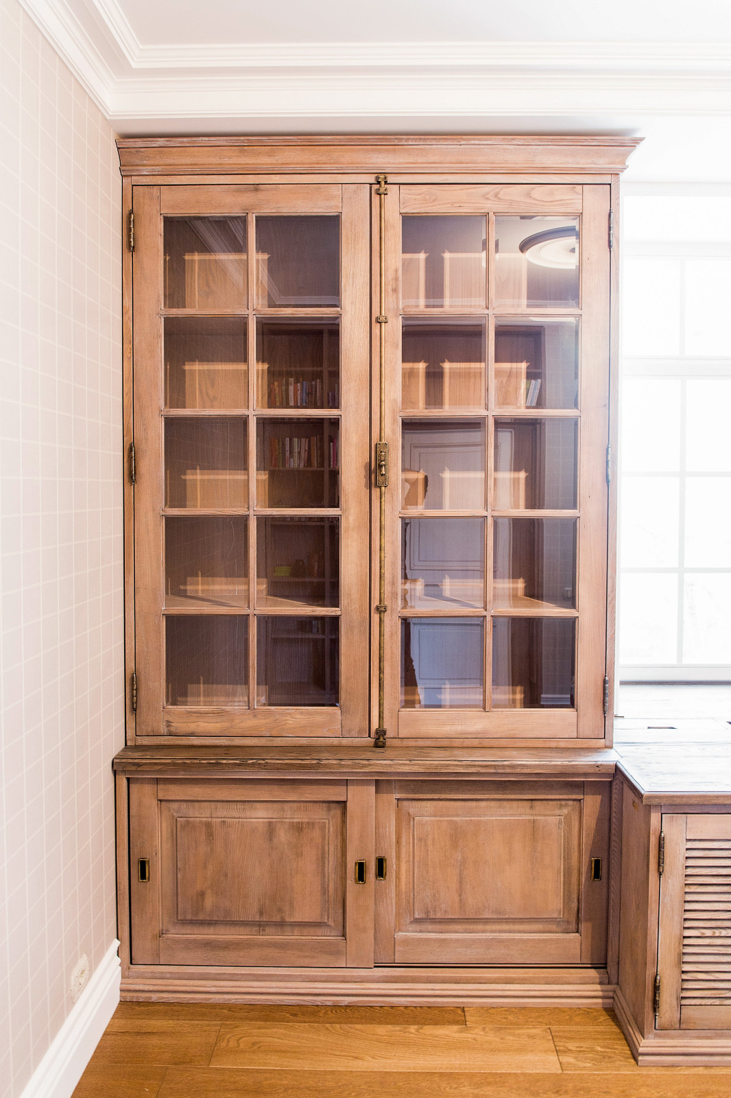 КНИЖНЫЙ ШКАФ RESTORATION & BOOKCASE № 24