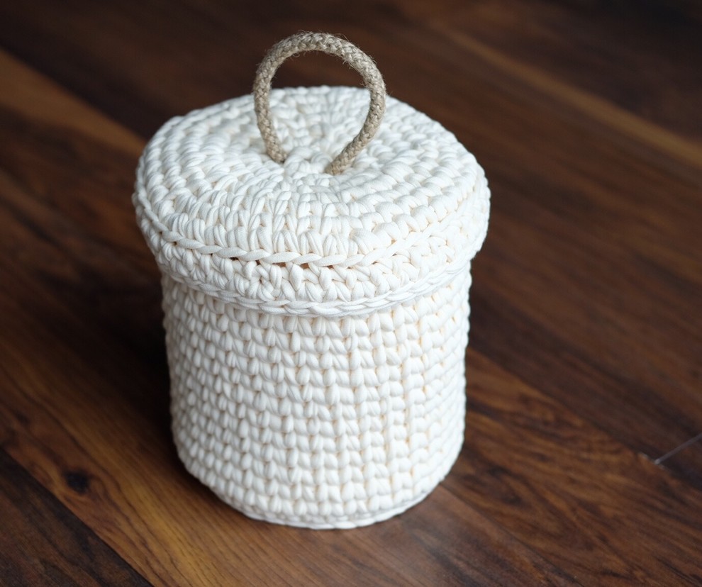 Вязаные корзинки