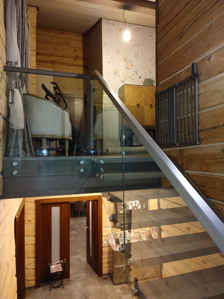 Лестница в деревянном доме