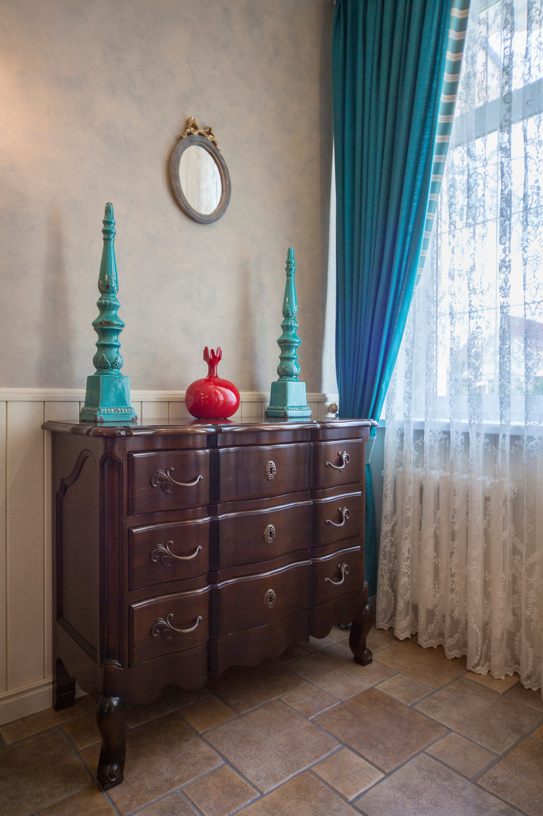 Дом на берегу реки