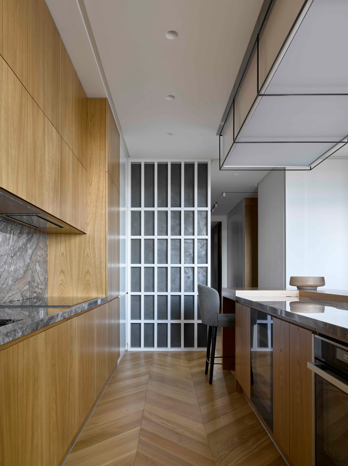 Просто фото: Необычный свет над островом