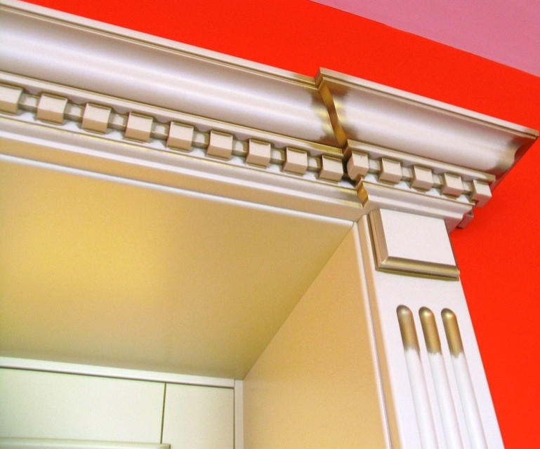 Двери/Порталы/Кухни/Стойки