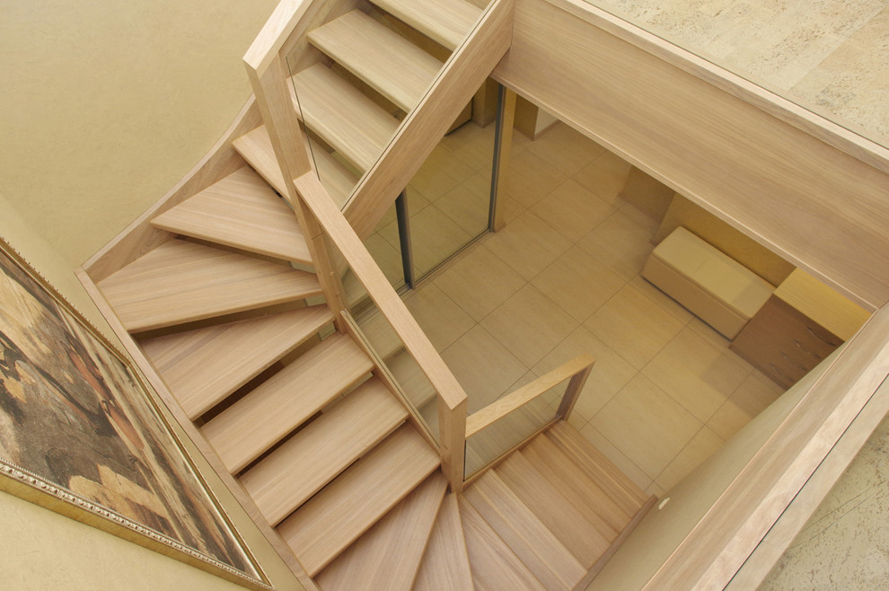 Натуральный ясень, дизайнер Юлия Бернухова