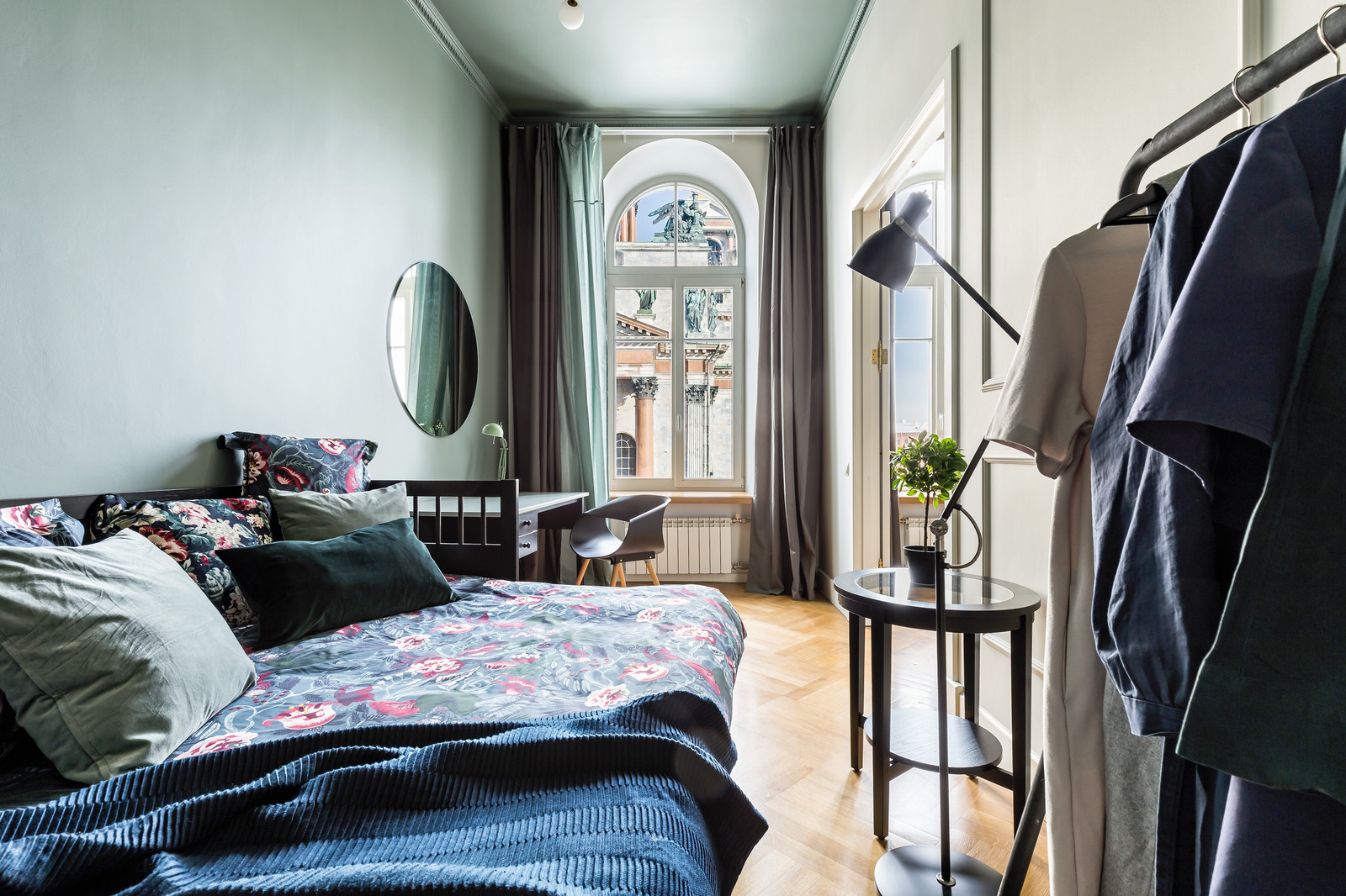 Квартира напротив Исаакиевского собора