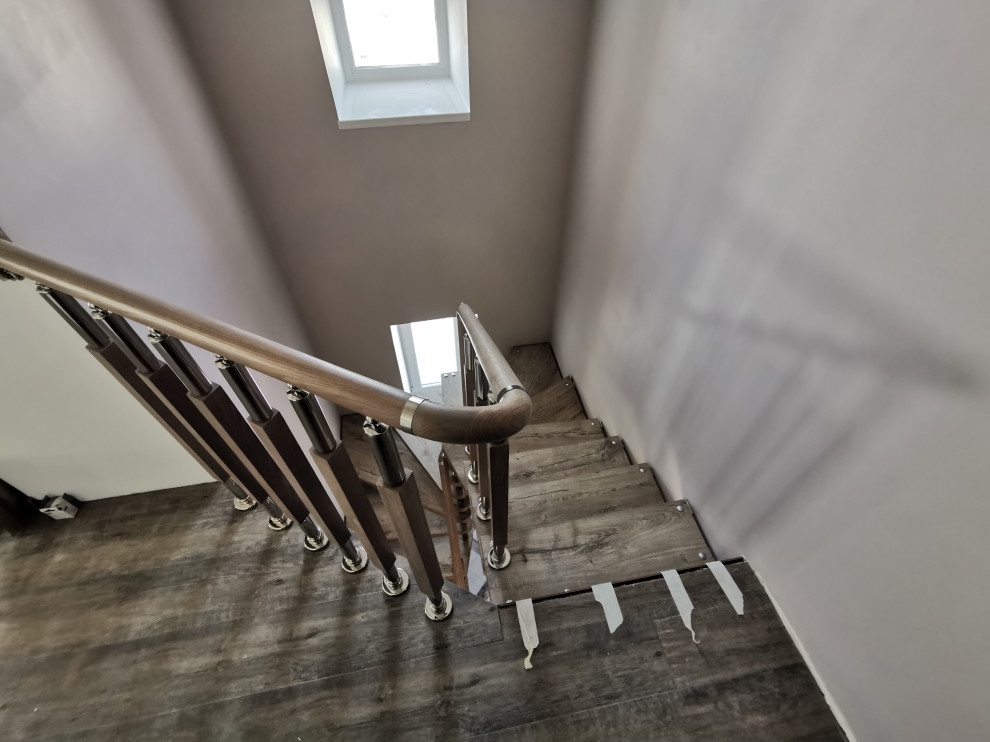 Обложка проекта: Лестница на больцах с комбинированным ограждением