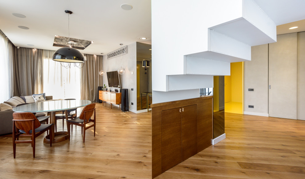 Интерьер с жёлтым