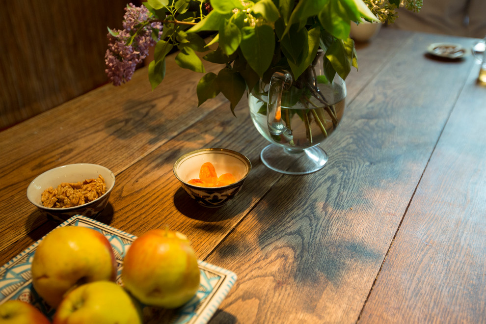 В гостях: Дача в семейной библиотеке для большой семьи