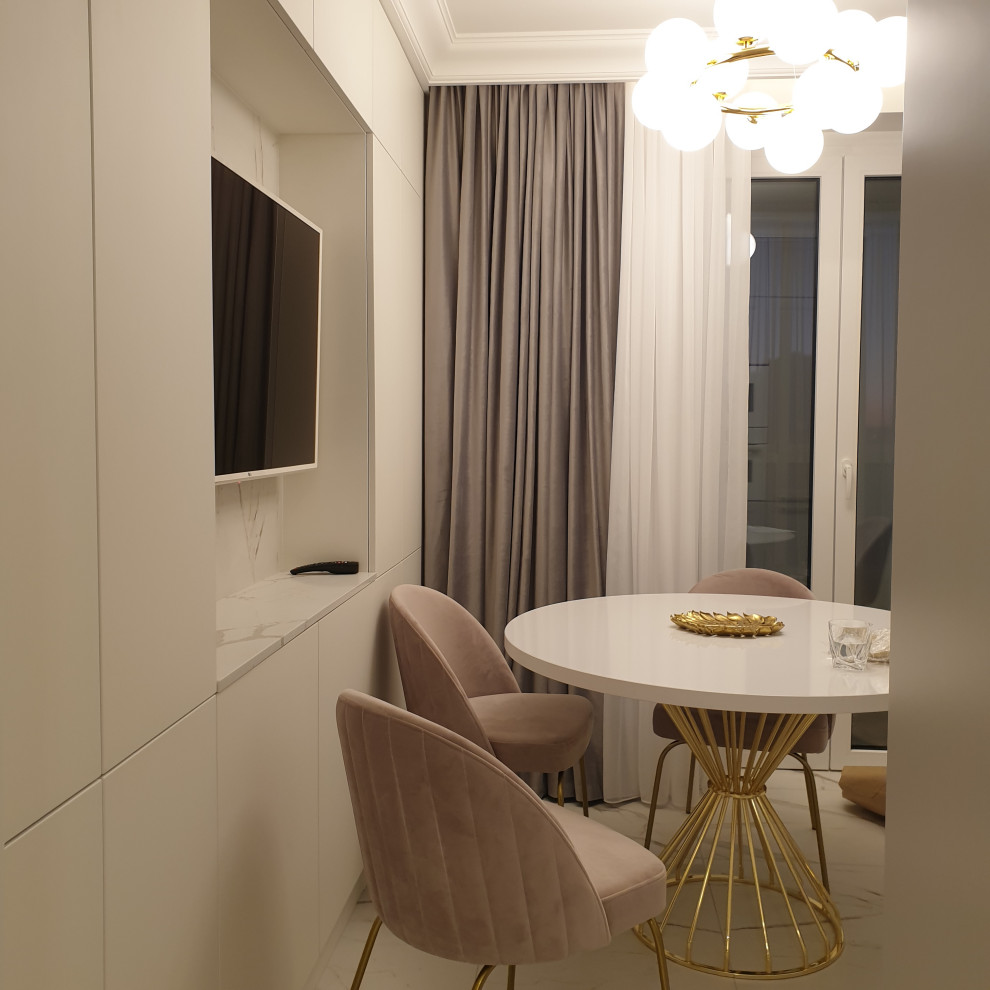 Powder rose neoclassic appartment