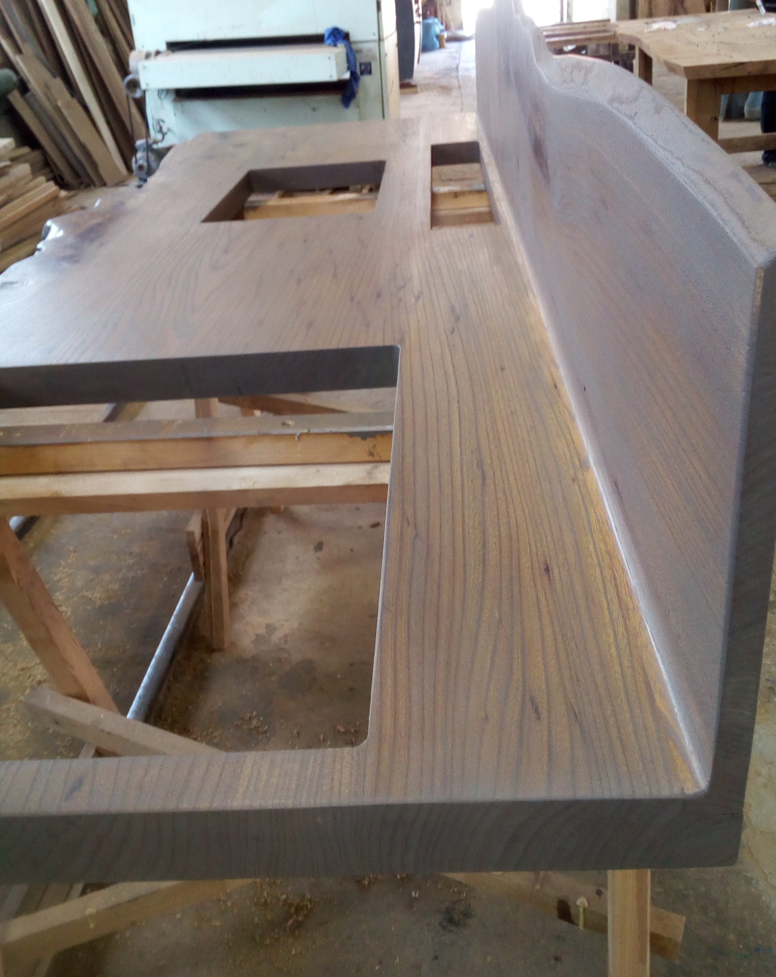 Столы , консоли и изголовья кроватей из Слэбов