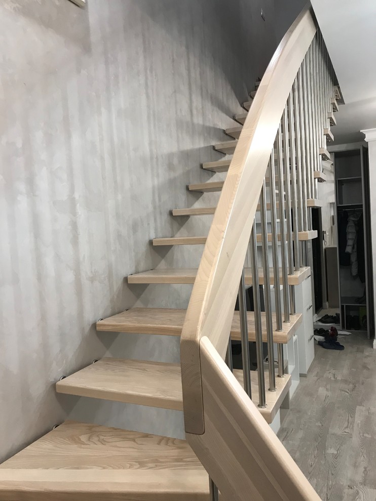 Лестница в двухуровневой квартире