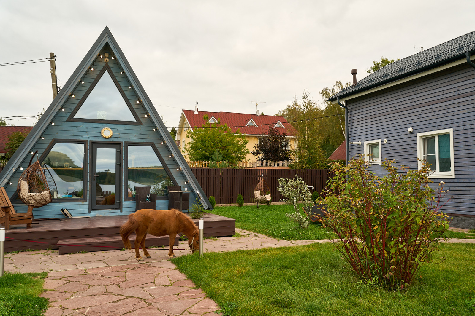 База отдыха на берегу озера. Ялкала.