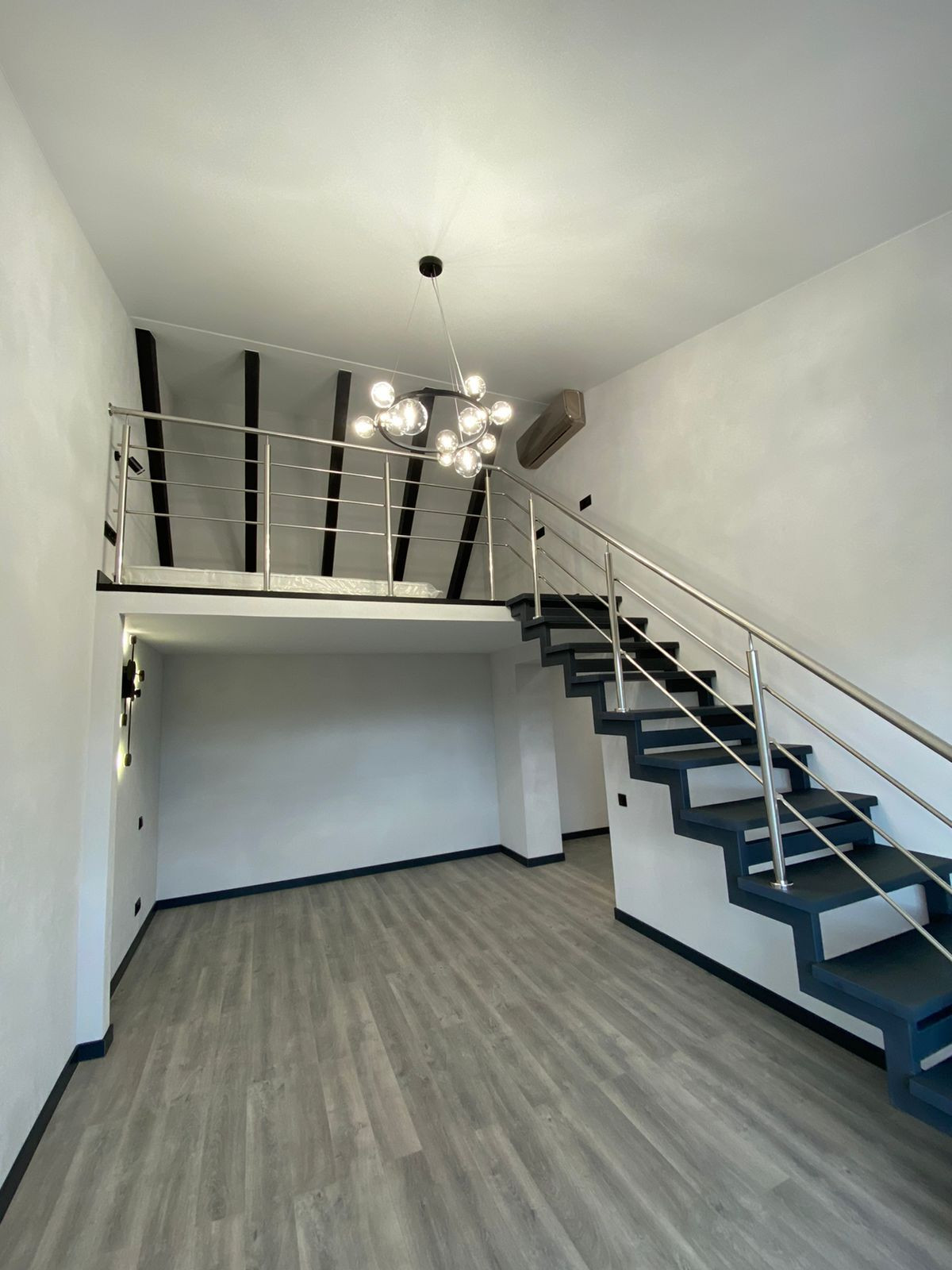 Двух-уровневая квартира