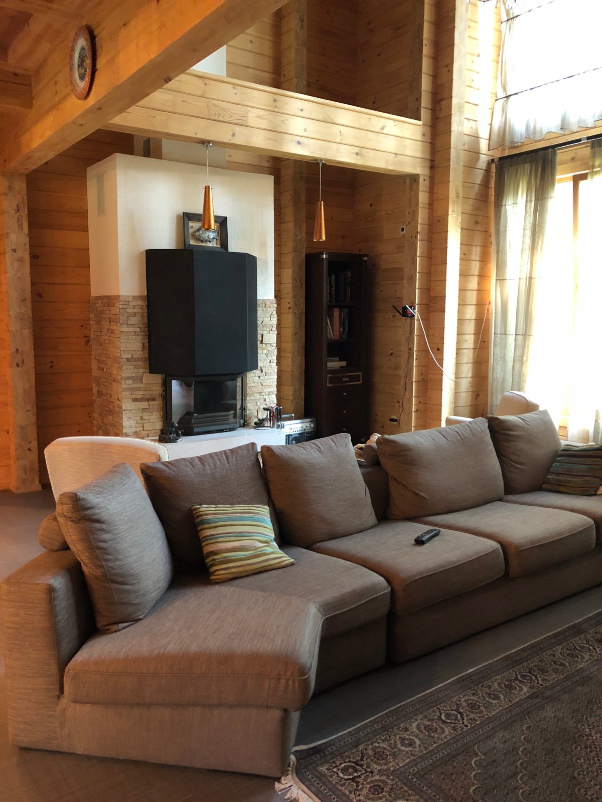 Современная классика в деревянном доме