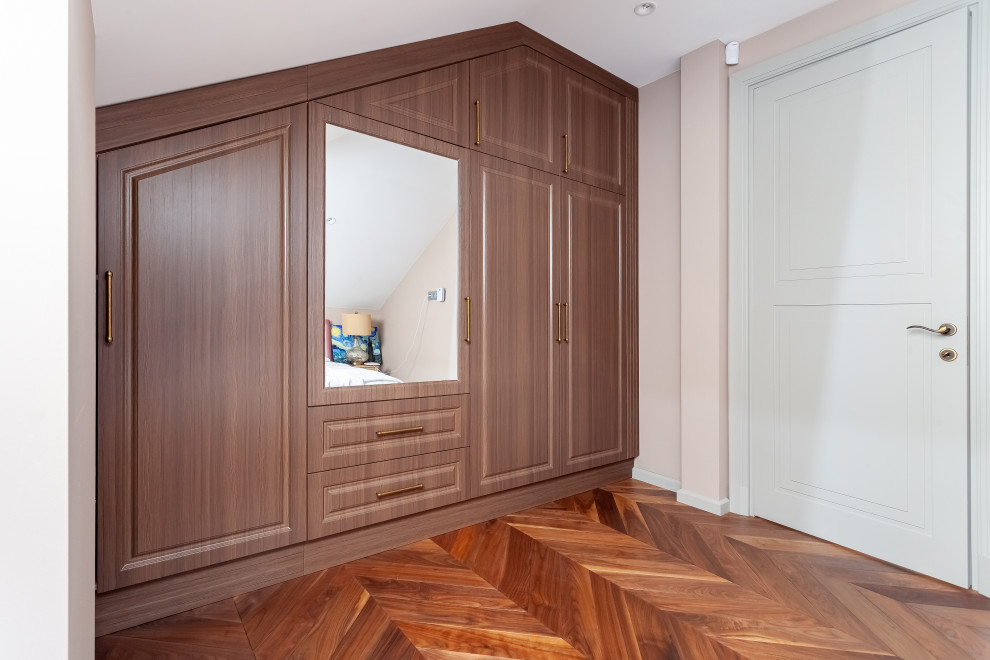 Шкаф в на мансардный этаж