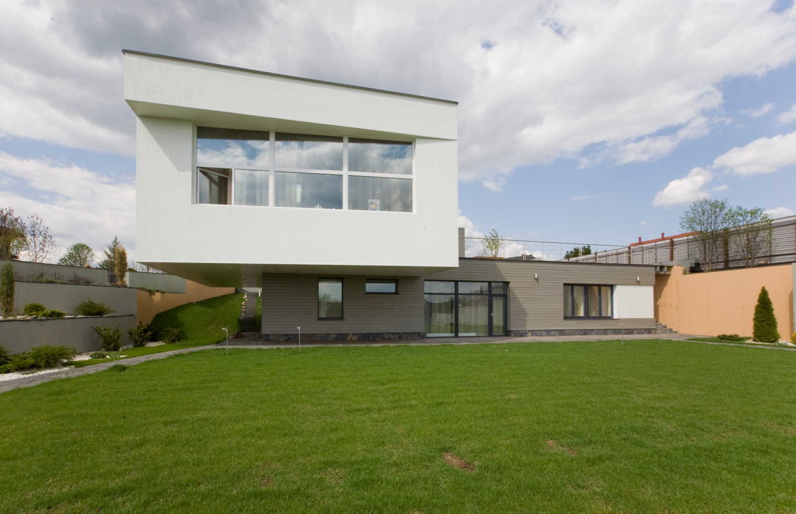 ДОМ В ХОЛМЕ, 450 кв.м.