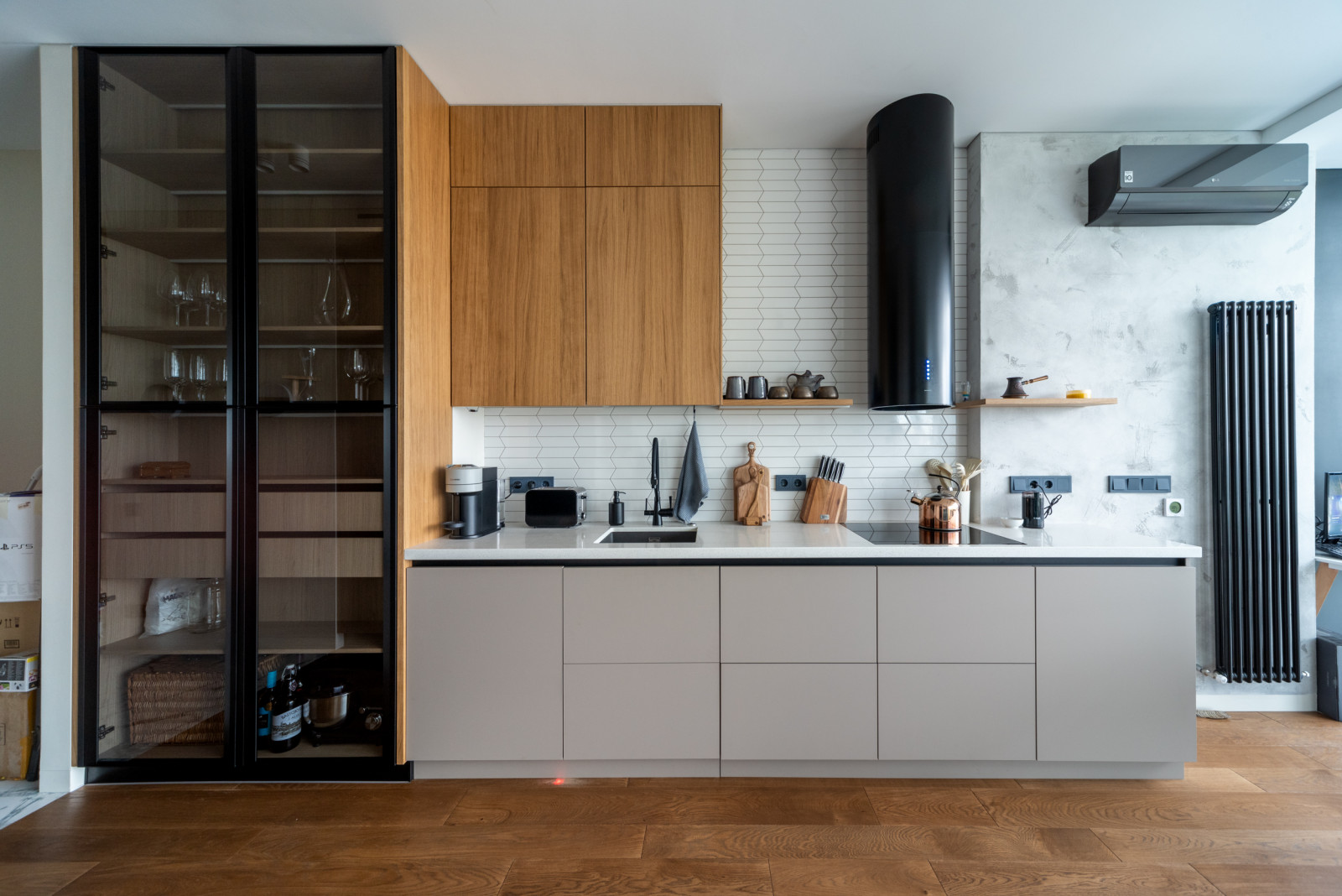 Кухня комбинированная со шпоном