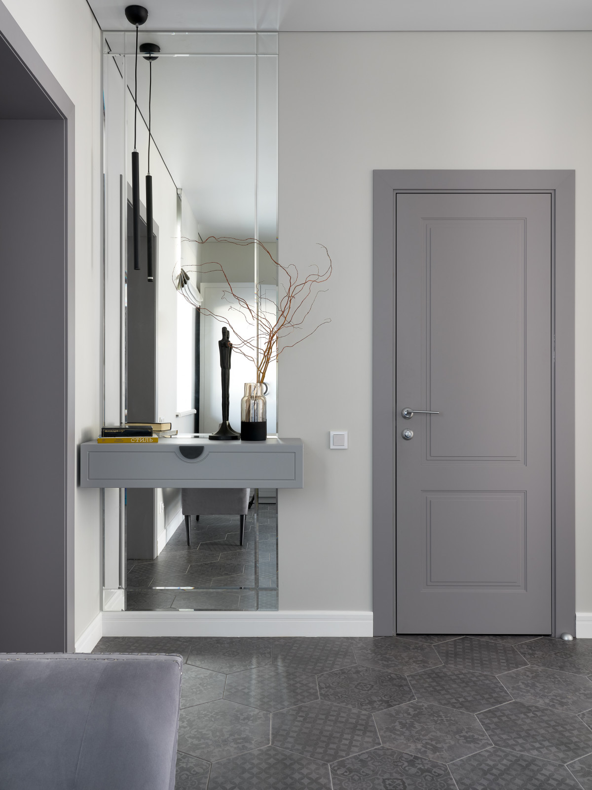 Современный интерьер с нотками классики