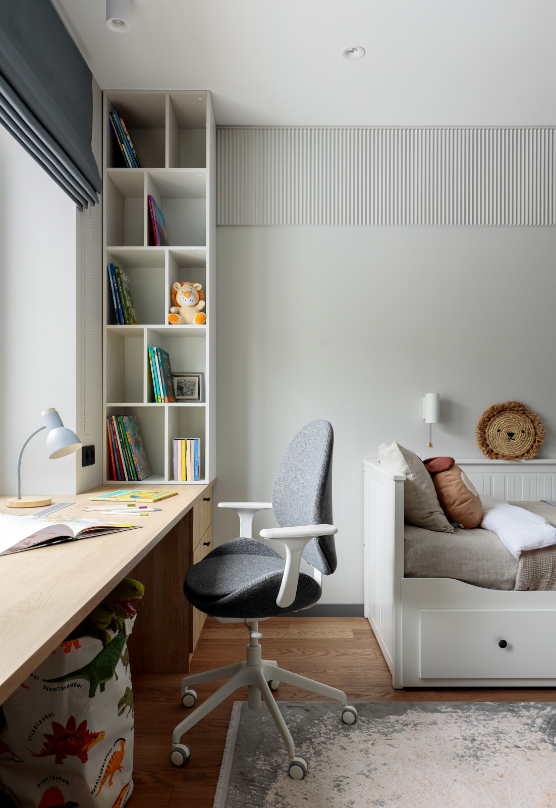 Квартира с синей кухней и детской комнатой