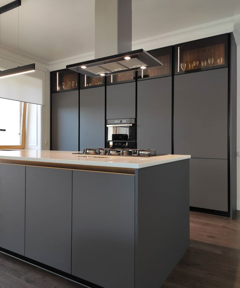 Современная кухня с матовыми фасадами