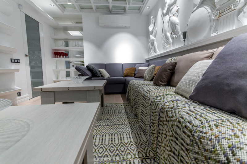 Квартирный вопрос. В греческом зале