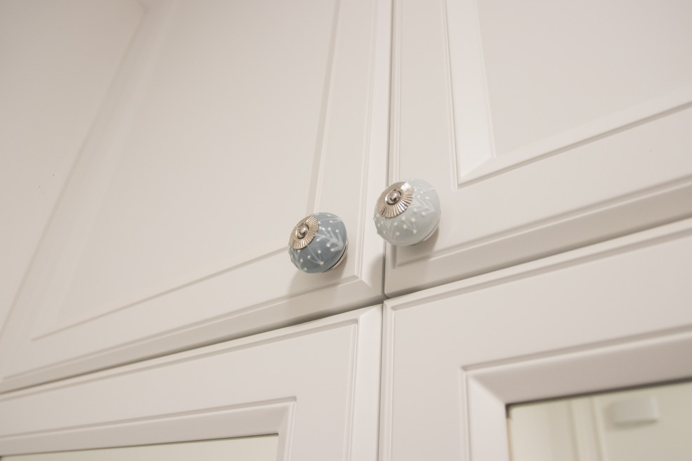 Прихожая в современной классике