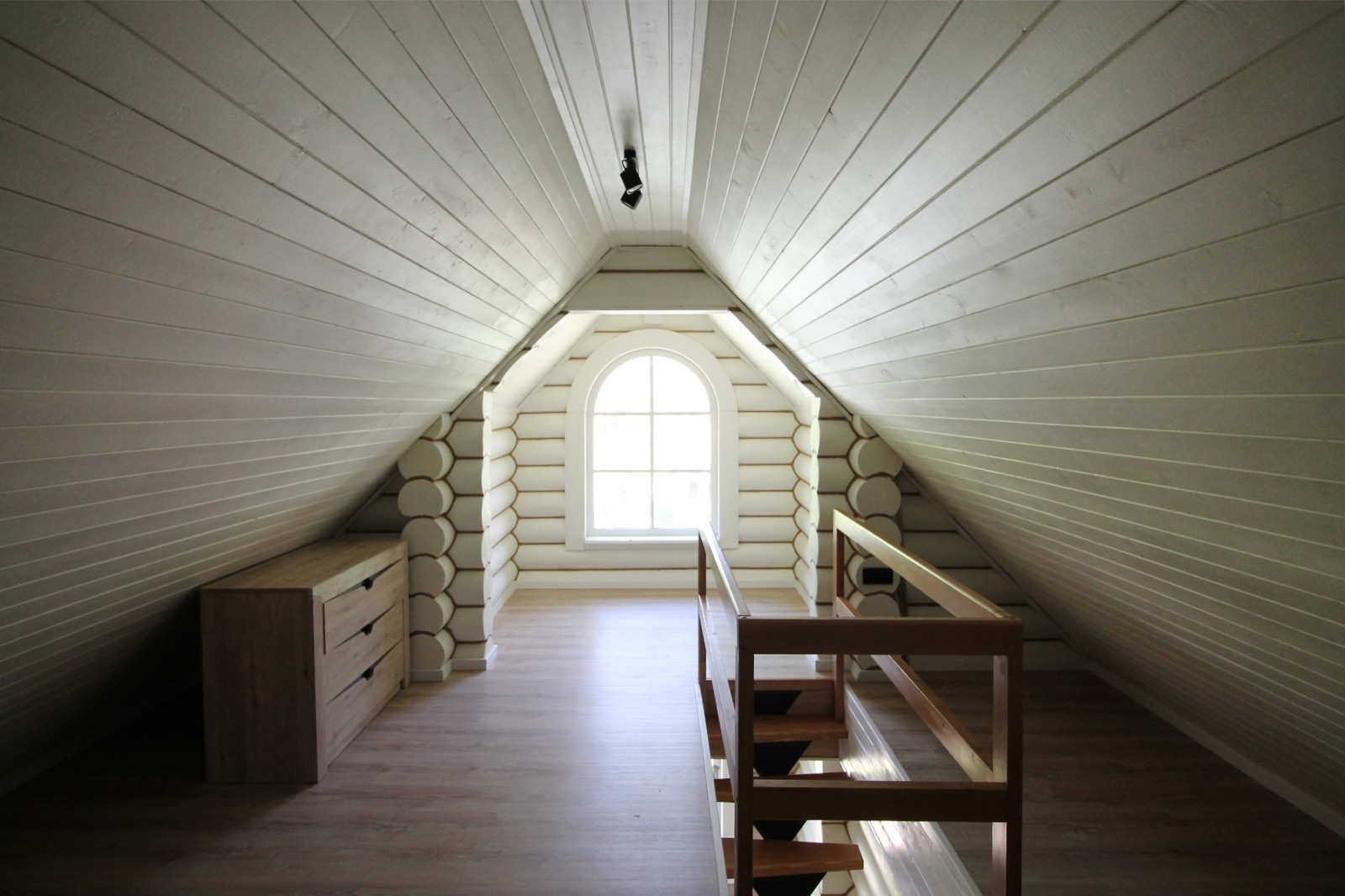 Срубовой коттедж 38 в п.Рощино, Ленинградская обл. Царство-Королевство