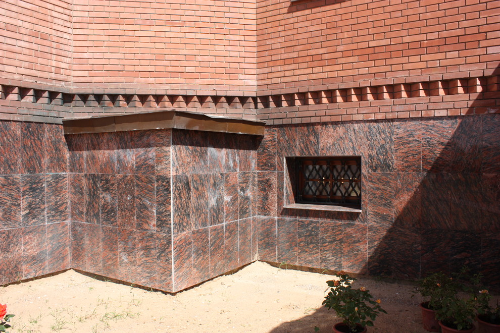 Иконостас в храме Пирогово.Московская область.