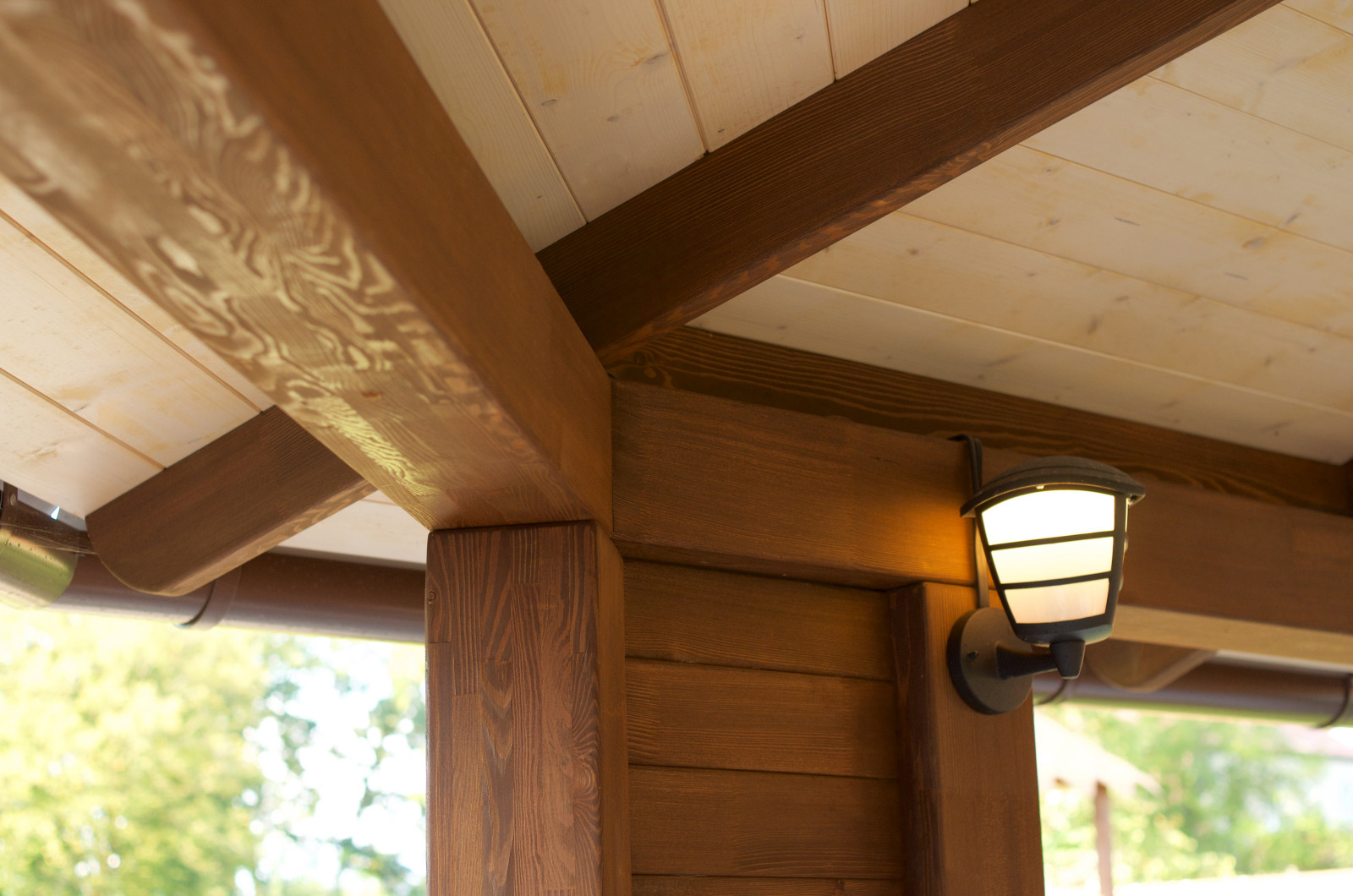 Восьмигранная беседка из лиственницы