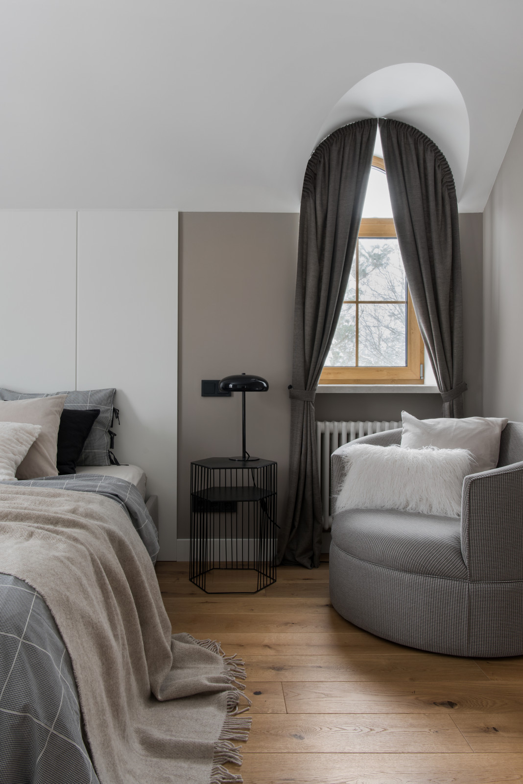 Houzz тур: Современная дача в монохромной гамме