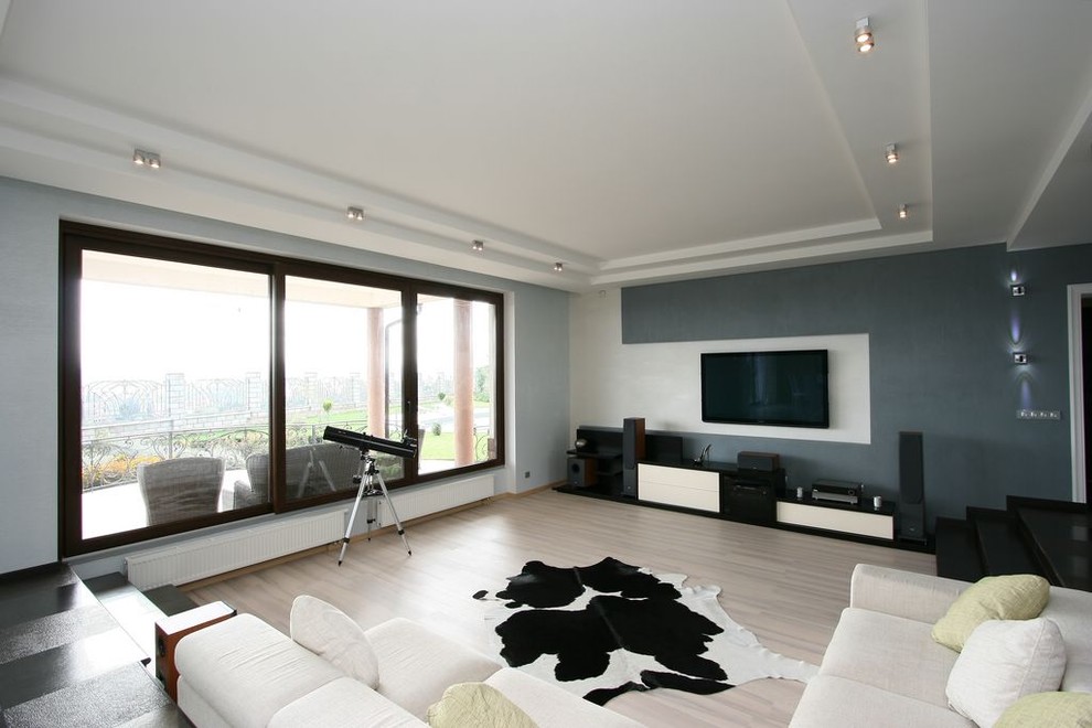 Contemporary style apartment