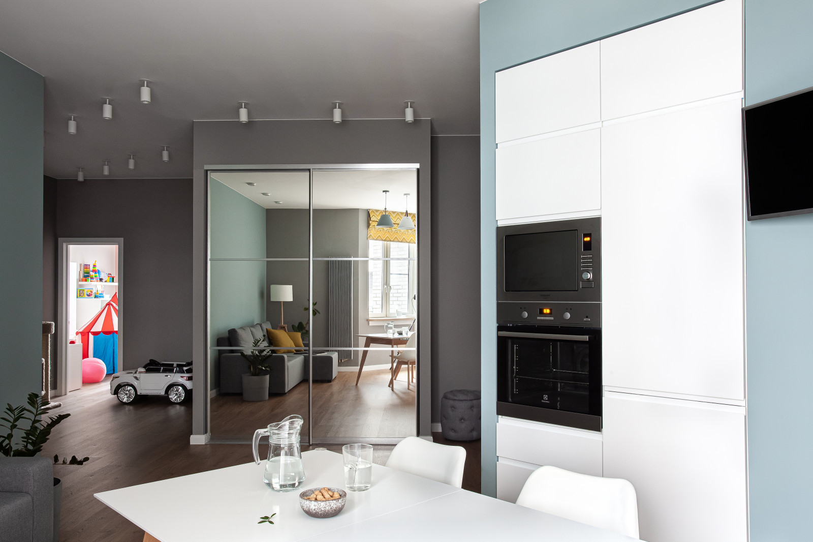 Квартира на Свердловской набережной