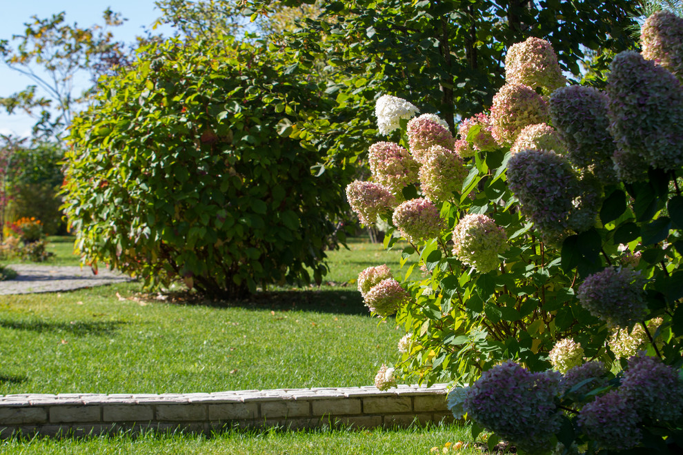 Сад на Пятницком шоссе.  Дизайнер Лариса Юрова