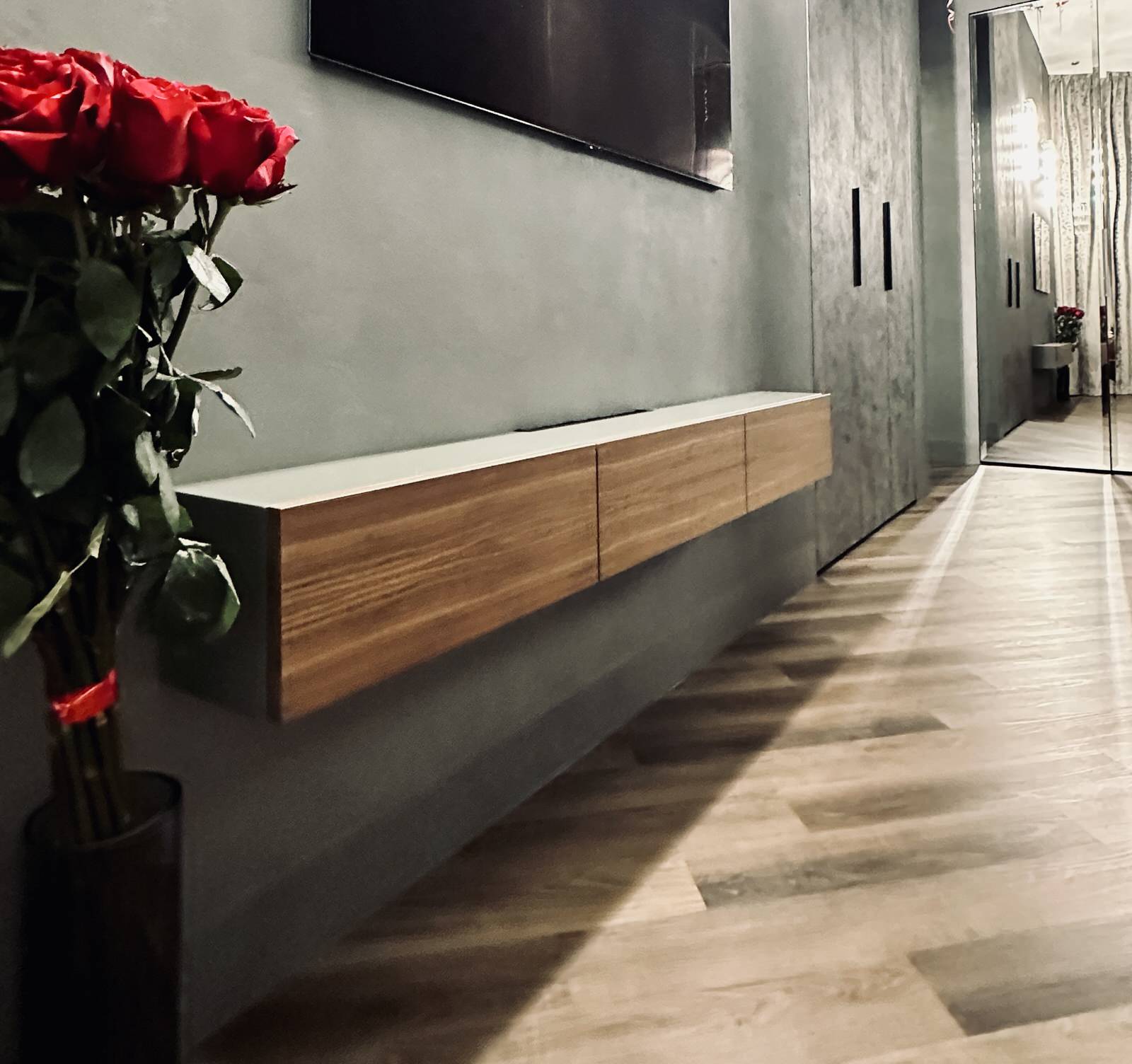 Тумба навесная.