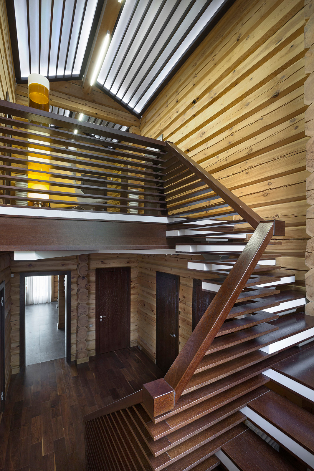 Дом под соснами