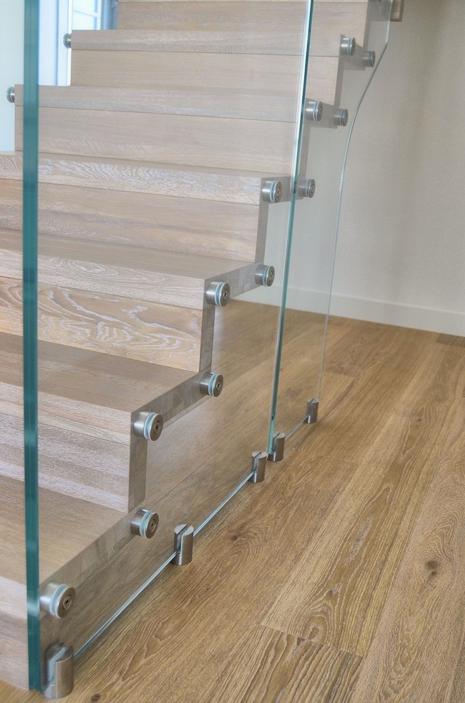 Больцевая лестница + стеклянная стена (2016)