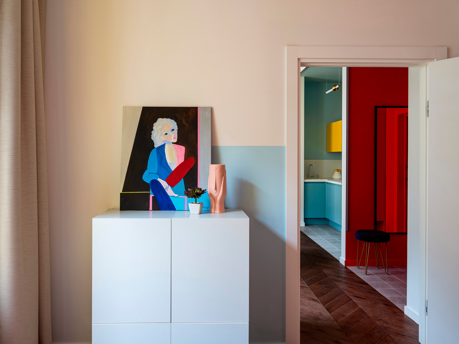 Современный интерьер в старинной доме в центре Москвы для сдачи в аренду