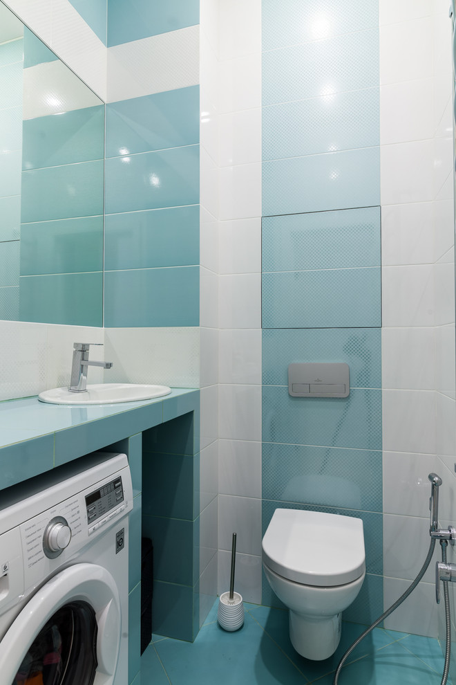 Просторная трехкомнатная квартира с приятным разноуровневым освещением в минимал