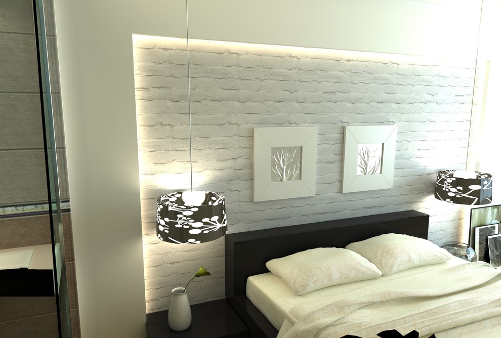 Славянка в спальне