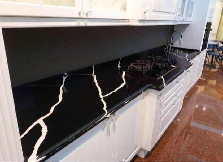 Черный кварц  ETNA QUARTZ