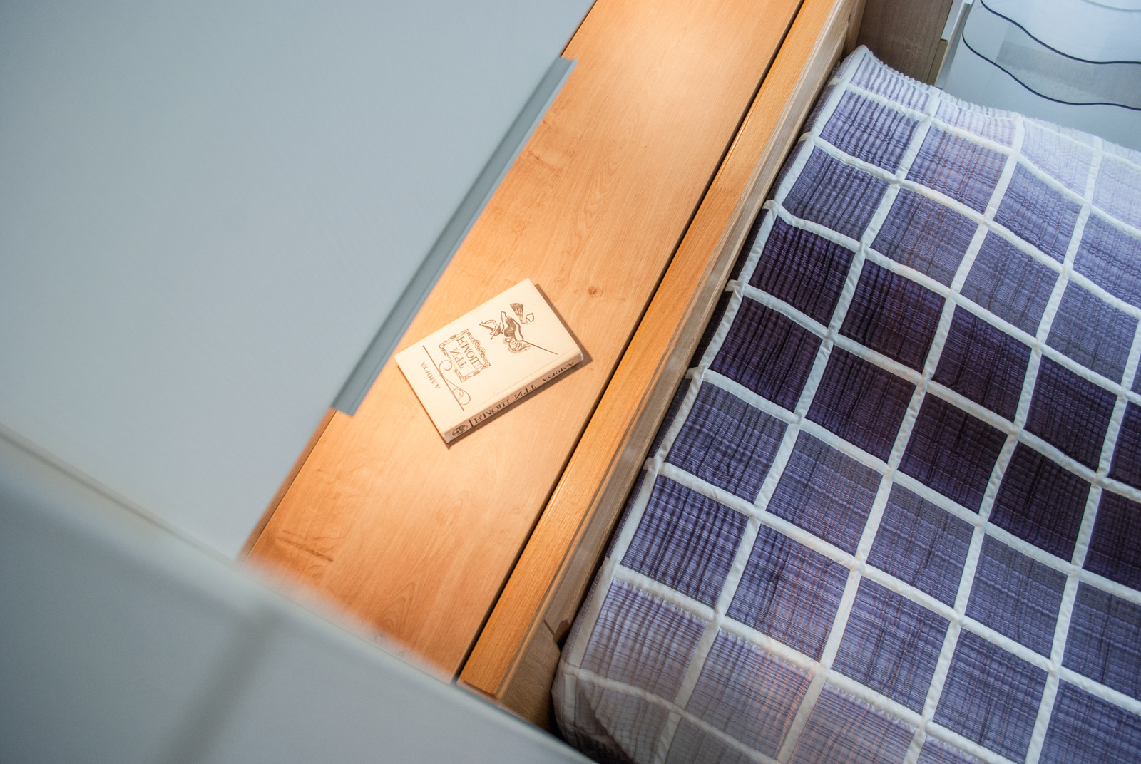 Эклектичная спальня в современной стилистике